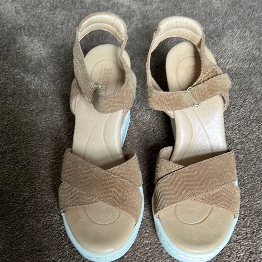 Born woman platform sandals size 8